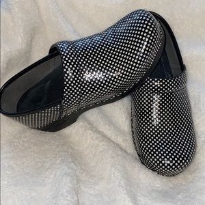 👩‍🍳 Dansko Clogs 🏥